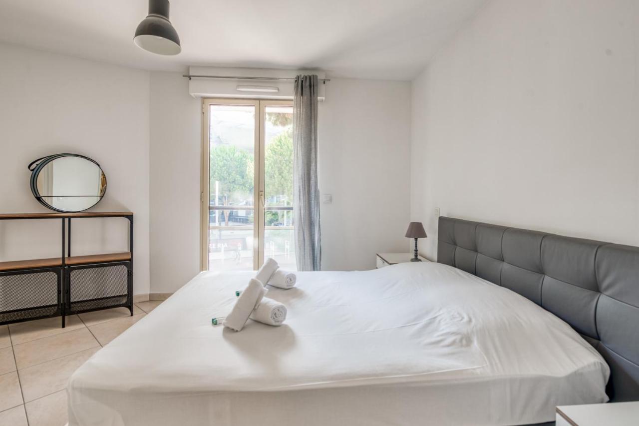 Nice Air Conditioned With A Balcony - - Welkeys *